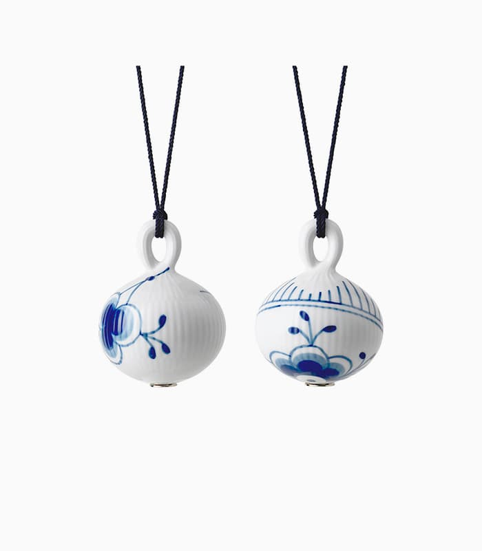 Titus yöresel tatlar | hatay antakya yöresel Ürünler | blue fluted christmas bauble